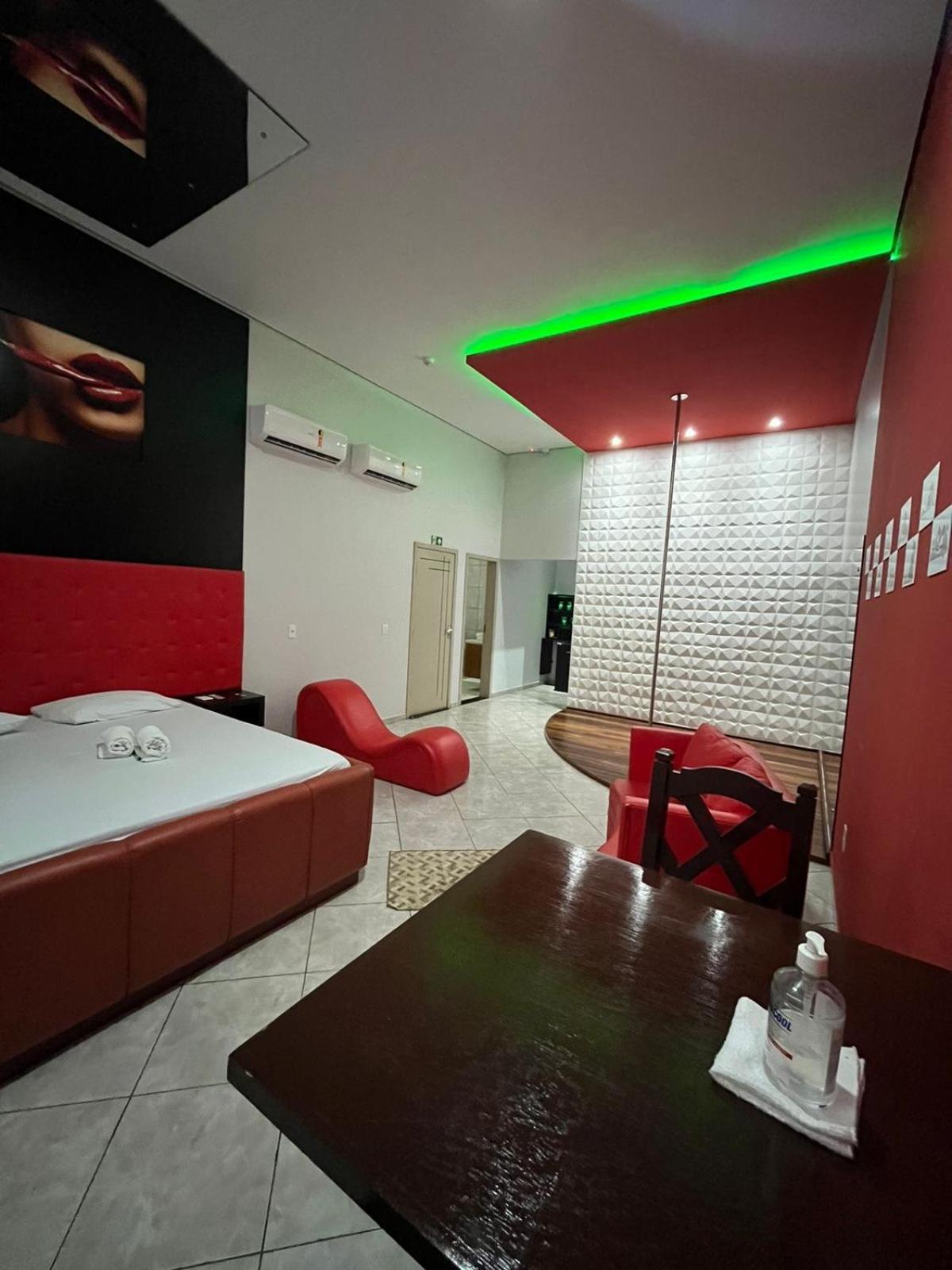 Fetiche Motel Presidente Medici  Exterior foto